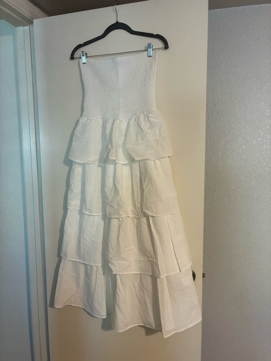 Zesica Dresses & Skirts - Strapless White Tiered Maxi Dress